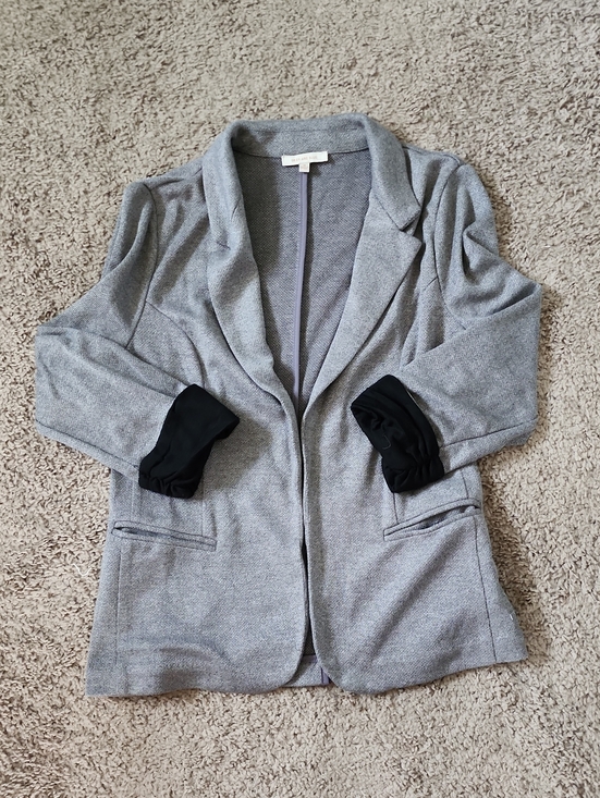 Skies Are Blue Jackets & Blazers - Skies Are Blue Light Gray Open-Front Blazer with Black Cuffs